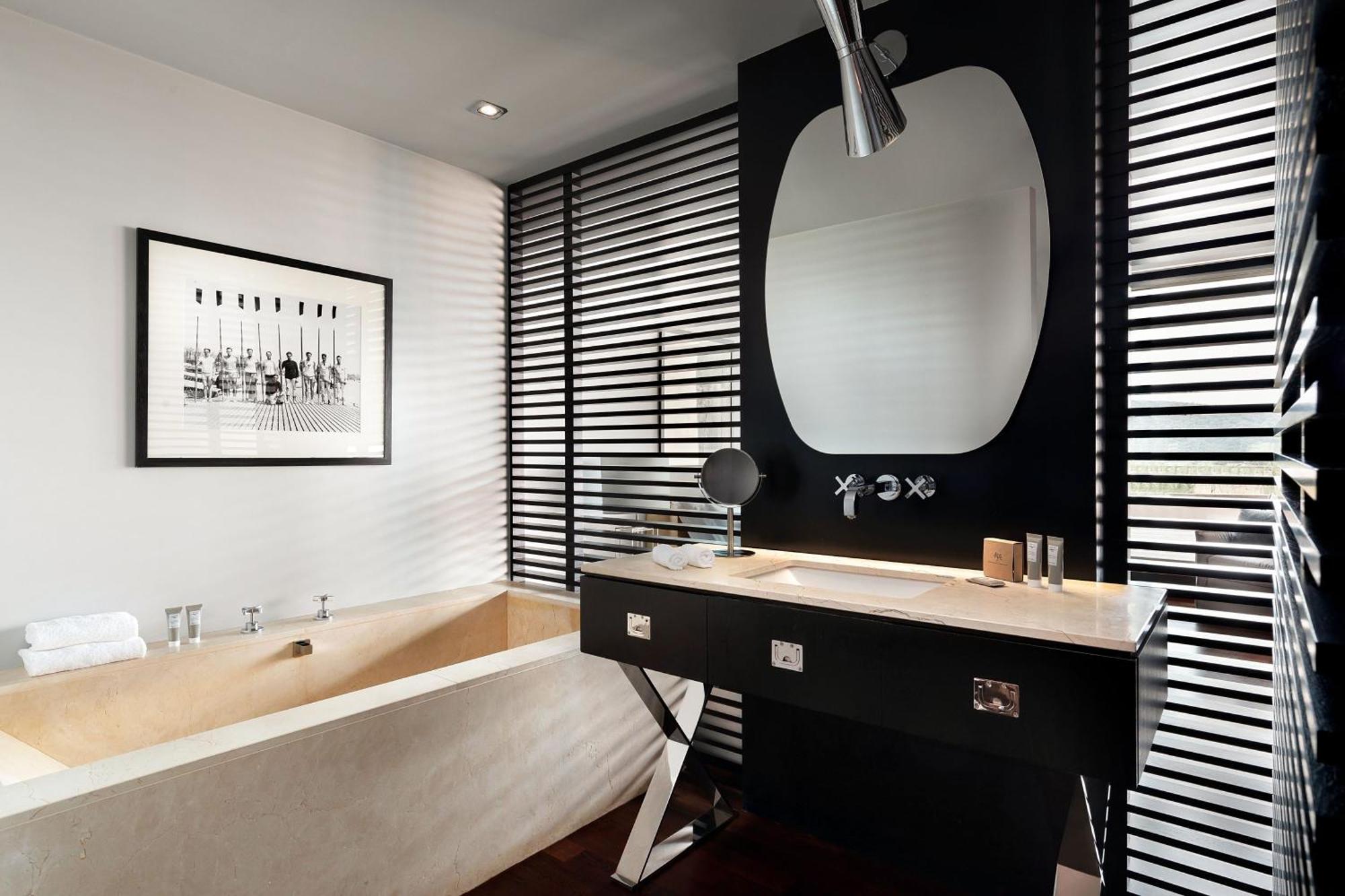 Junior Suite King con Balcone e Vista sul Campo da Golf